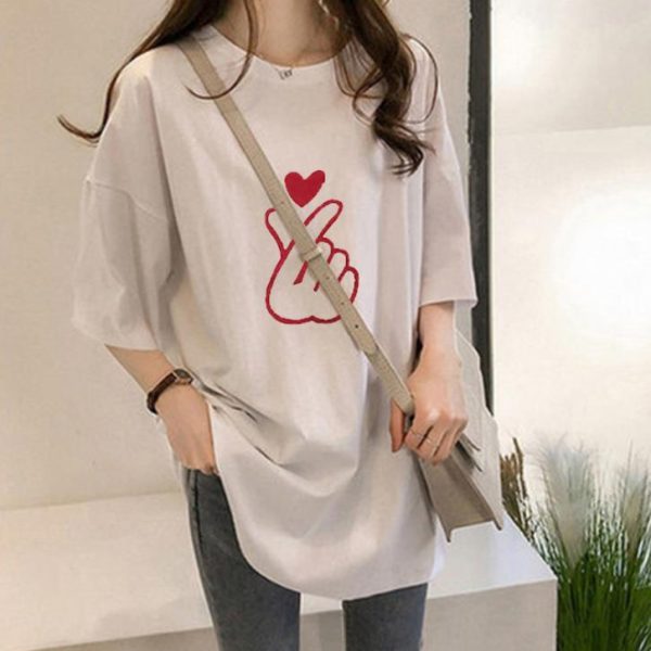 Love gestures in long t-shirts (4)